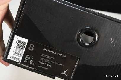Hyperoad - RETRO 11 CAP GOWN AND JORDAN 0705